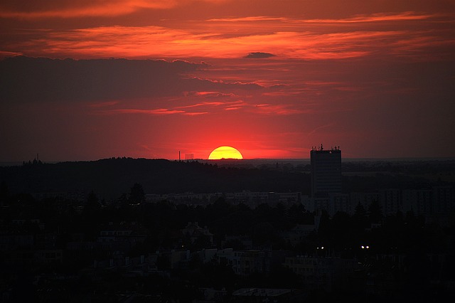 východ slunce v Praze